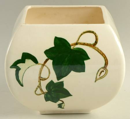California Ivy Curved Planter