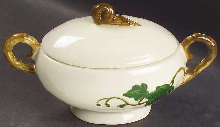 California Ivy Sugar Bowl & Lid by Metlox - Poppytrail - Vernon