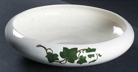 California Ivy Round Shallow Bowl by Metlox - Poppytrail - Vernon