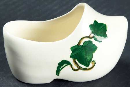 California Ivy Small Shoe by Metlox - Poppytrail - Vernon