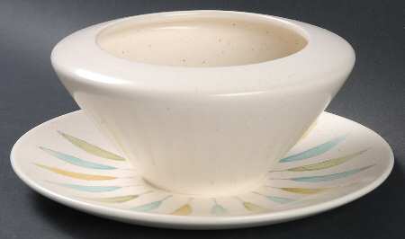 California Palm Gravy Boat with Attached Underplate