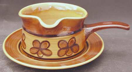 Carmel Gravy Boat with Attached Underplate