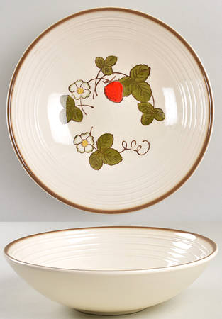 California Strawberry 9" Round Vegetable Bowl