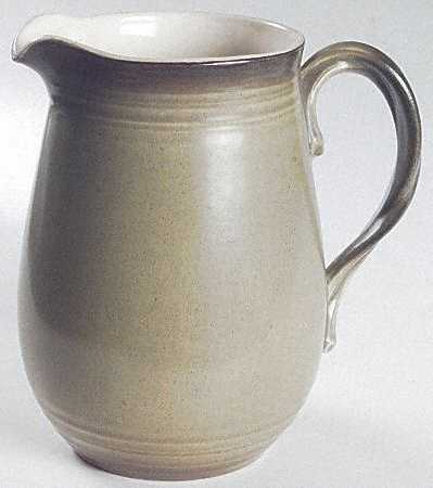 California Strawberry 72 Oz Pitcher