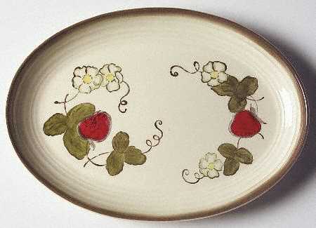 California Strawberry 9" Oval Serving Platter