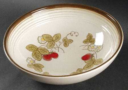 California Strawberry 11" Large Salad Serving Bowl