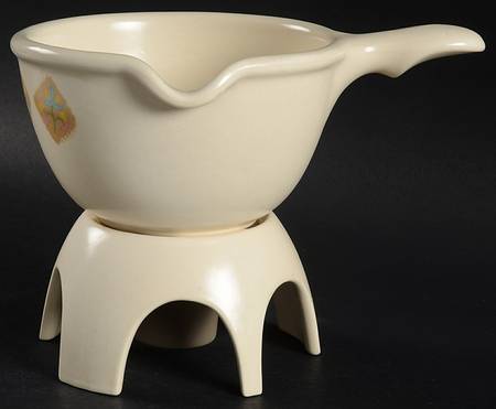 Country Cousins Gravy Boat & Warmer Stand