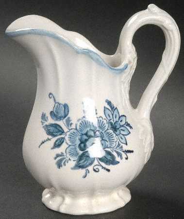 Colonial Garden Blue Creamer