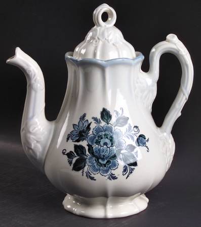 Colonial Garden Blue Coffee Pot & Lid