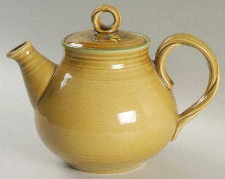 Dahlia Gold Teapot & Lid