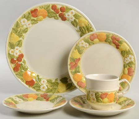 Della Robbia 5 Piece Place Setting