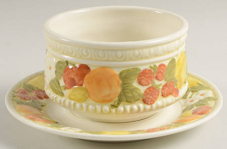Della Robbia Round Gravy Boat/Attached Underplate