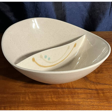Dis-N-Dot 9" Oval Divided Vegetable Bowl