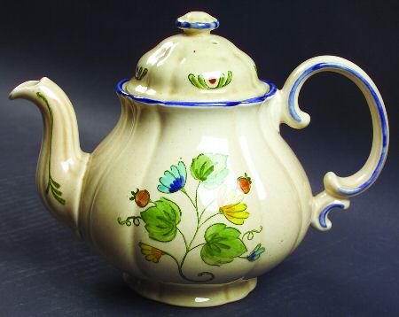 Gigi Teapot & Lid