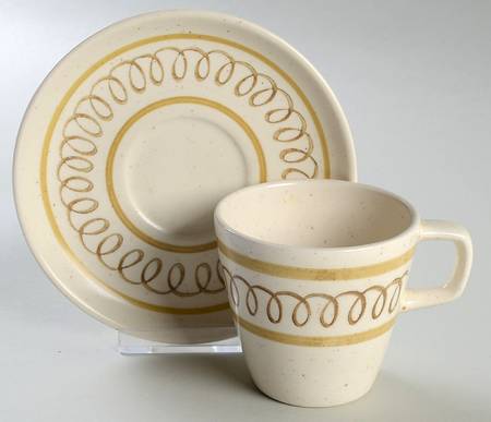 Golden Scroll Flat Cup & Saucer Set