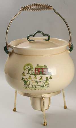 Homestead Provincial Kettle Casserole & Warmer Stand with Candle Holder