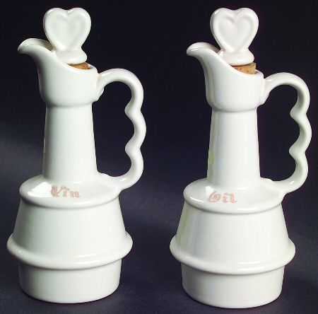 Jamestown Vinegar and Oil Set with Stoppers