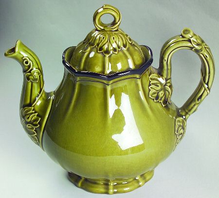 La Mancha Green Teapot & Lid