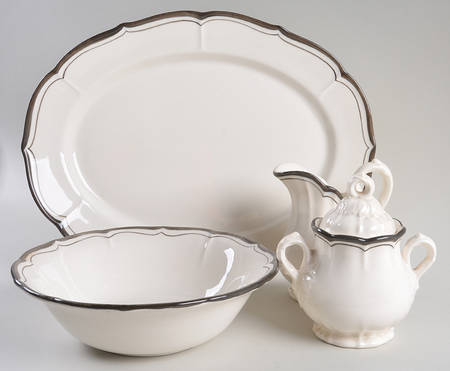 La Mancha White 5 Piece Hostess Set