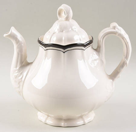 La Mancha White Teapot & Lid