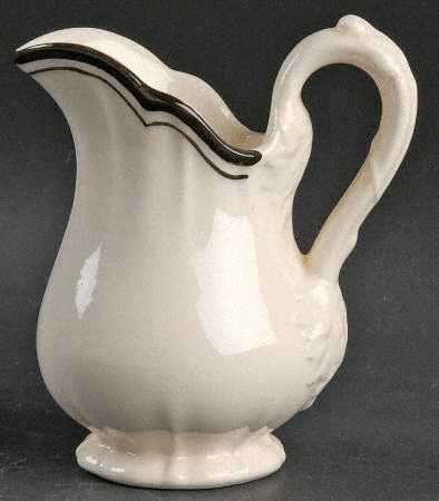 La Mancha White Creamer
