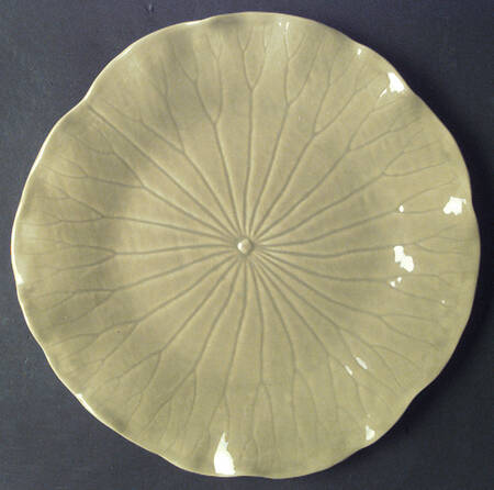 Lotus Fern Green 12" Chop Plate (Round Platter)
