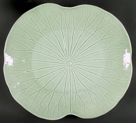Lotus Fern Green 15" Oval Serving Platter