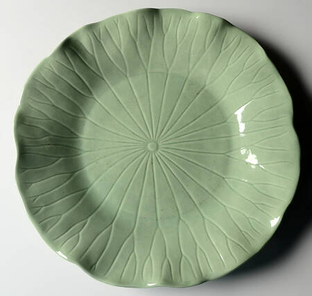Lotus Jade Green 12" Chop Plate (Round Platter)