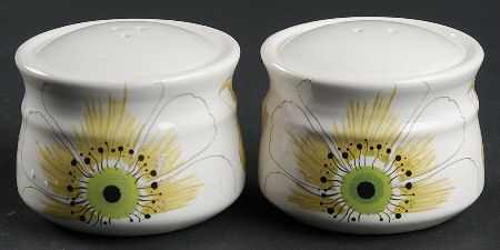 Matilija Salt & Pepper Set