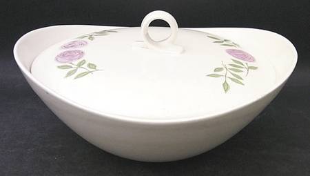 Rose A Day 1.5 Qt Round Covered Casserole