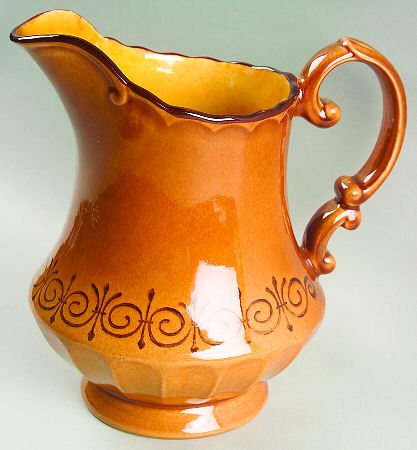 San Fernando Gold 48 Oz Pitcher