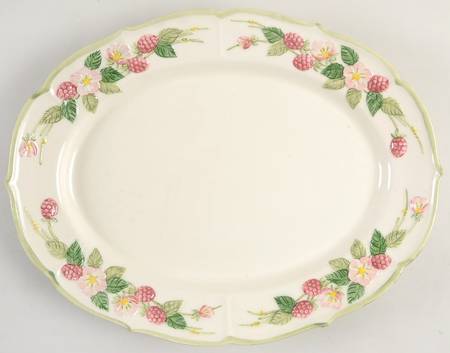 Sculptured Berry 14" Oval Serving Platter