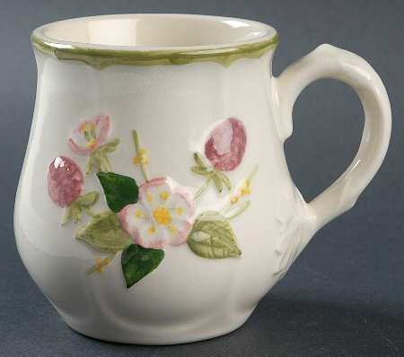 Sculptured Berry Mug
