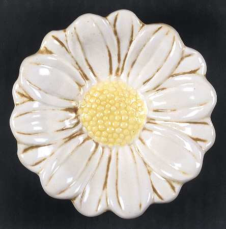 Sculptured Daisy 4" Daisy Shaped Ashtray