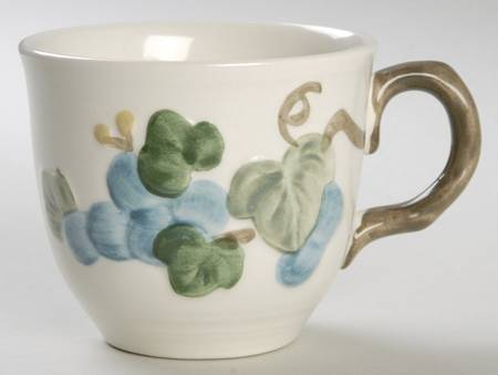 Sculptured Grape Flat Cup