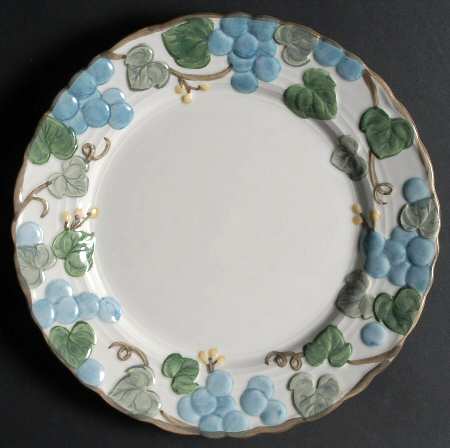 Sculptured Grape Luncheon Plate by Metlox - Poppytrail - Vernon