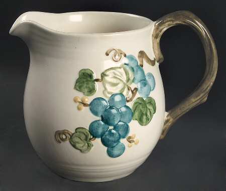 Sculptured Grape 32 Oz Pitcher