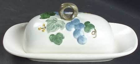 Sculptured Grape 1/4 Lb Covered Butter by Metlox - Poppytrail - Vernon