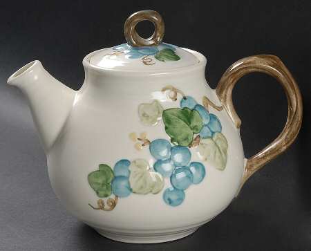 Sculptured Grape Teapot & Lid by Metlox - Poppytrail - Vernon