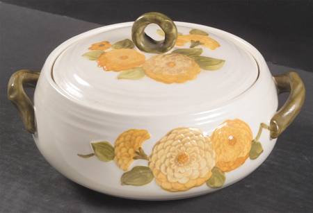 Sculptured Zinnia Round Covered Vegetable