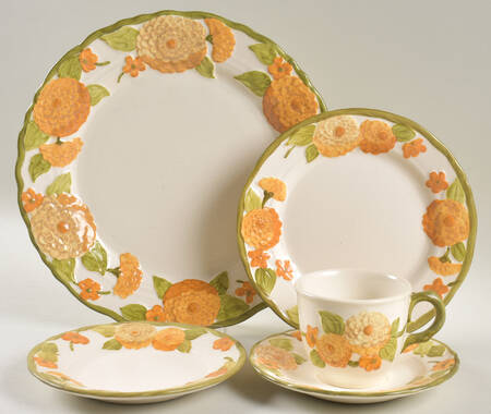 Sculptured Zinnia 5 Piece Place Setting