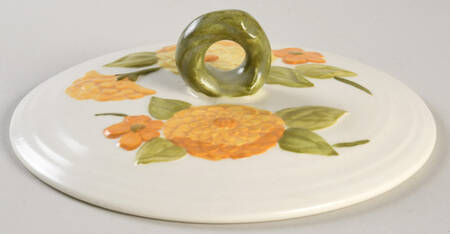 Sculptured Zinnia Lid for Round Vegetable