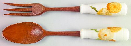 Sculptured Zinnia 2-Piece Wood/Ceramic Salad Set