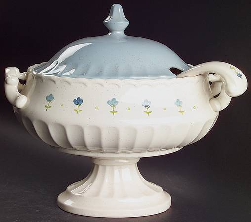True Blue Oval Tureen & Lid and Ladle