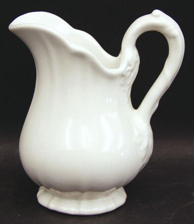 Tradition White Creamer