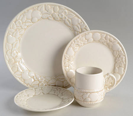 Vernon Antiqua 4 Piece Place Setting