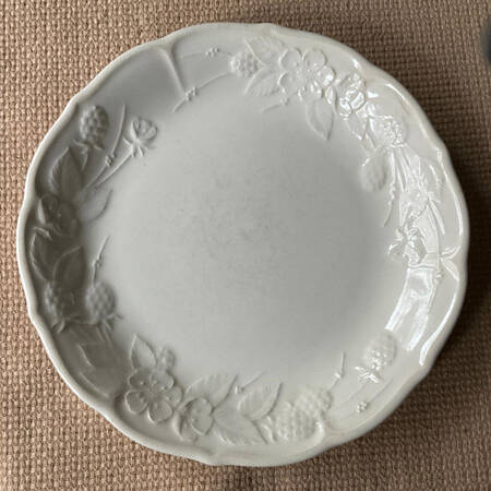 Winterberry Coupe Salad Plate