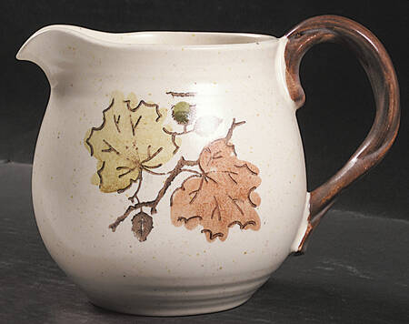 Woodland Gold 24 Oz Pitcher
