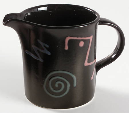 Abstract Creamer