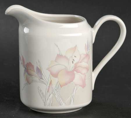 Acacia Creamer